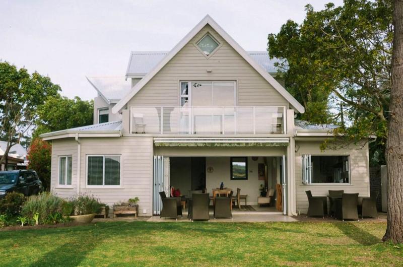 To Let 4 Bedroom Property for Rent in Keurbooms River Western Cape